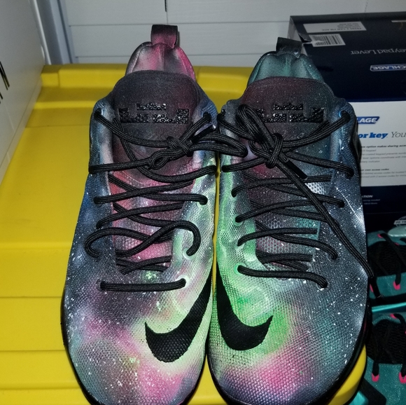 lebron james galaxy shoes